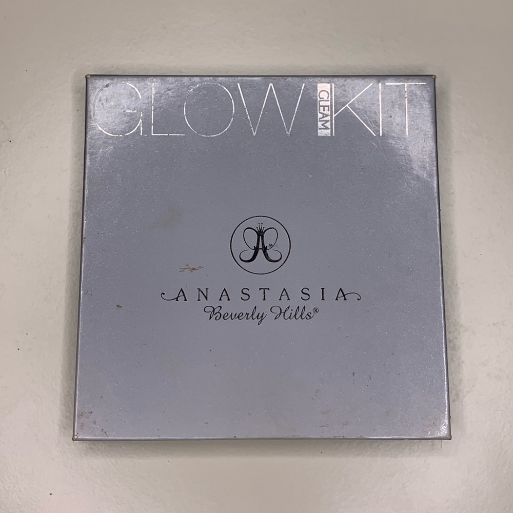 Anastasia Beverly Hills Gleam Highlight palette